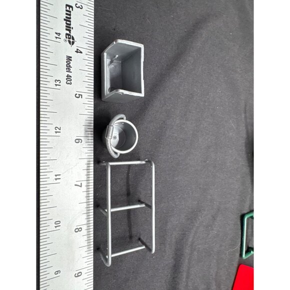 New-Ray Farm Playset Accessories 15-Piece Miniature Set Made In China - Picture 6 of 7